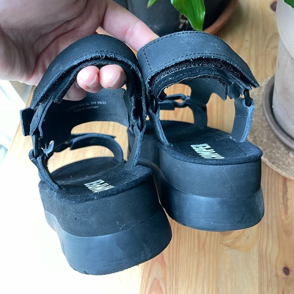 Oruga Up Camper Sandals - Barely Worn - Picture 3 of 7